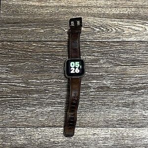 Fitbit Versa Lite with Genuine Leather Band